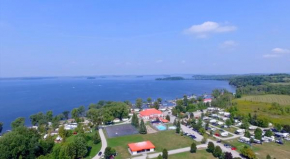 3 Bedroom Waterfront Cottage 13